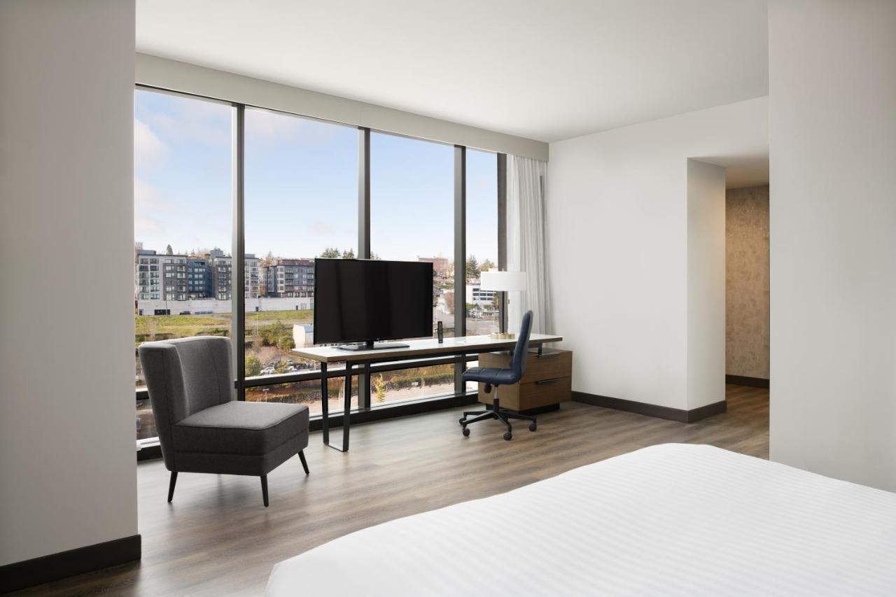 Marriott Tacoma Downtown Hotel Exterior photo